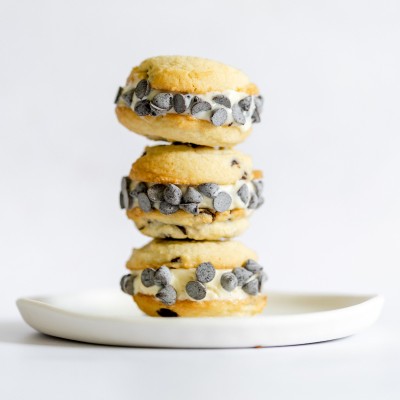 Recette de Noël : Cookies ice cream sandwich aux pépites de chocolat Weiss