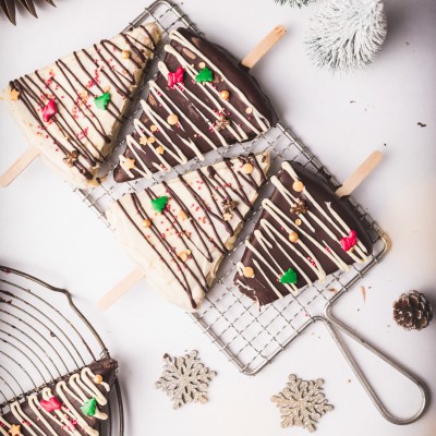 La recette de gâteaux sapins de Noël enrobés de chocolat Weiss